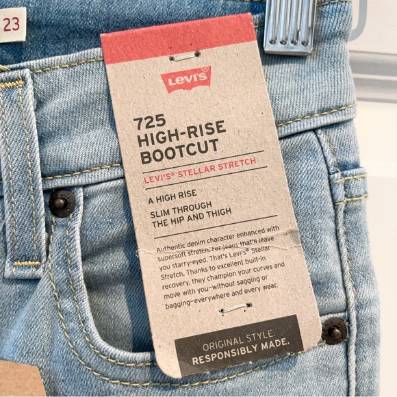 Levi’s 725 High Rise Bootcut Light Blue Jeans - Picture 6 of 7